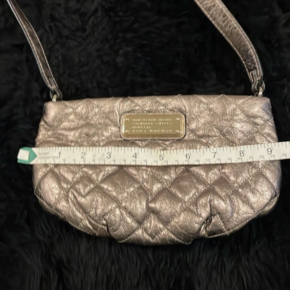 Marc by Marc Jacobs bronze crossbody bag. Quilted bronze leather - Picture 11 of 14